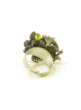 Ring with flowers and butterfly